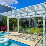 This Modern Style pergola with no side overhang and longer front overhang looks lovely set beside the pool at this residence in Yeerongpilly. This picture has been taken before the side screening was added.